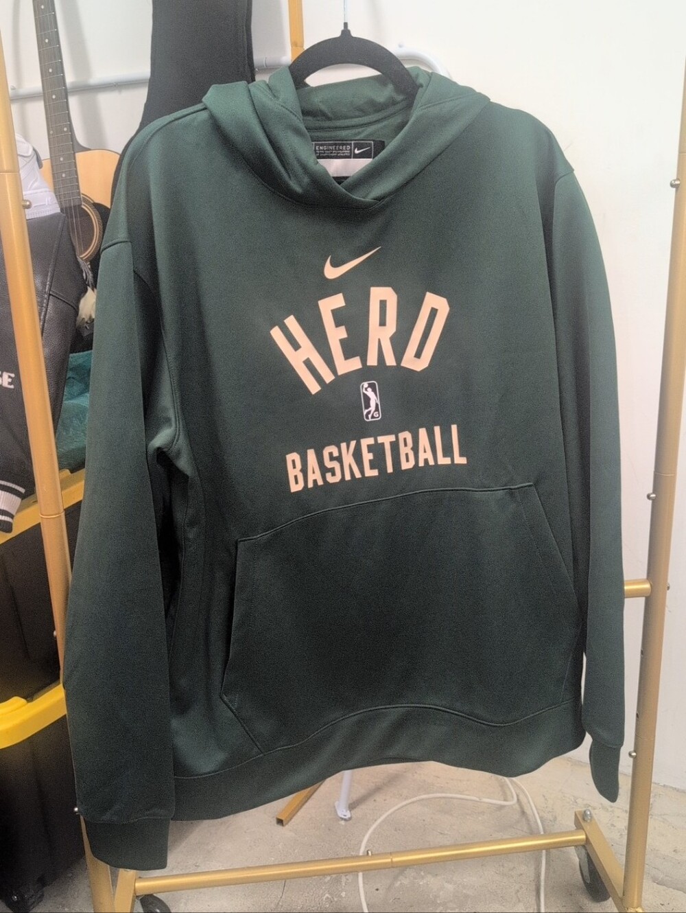 Men's Nike Milwaukee Bucks G League "Herd" basketball hoodie Size large NWT